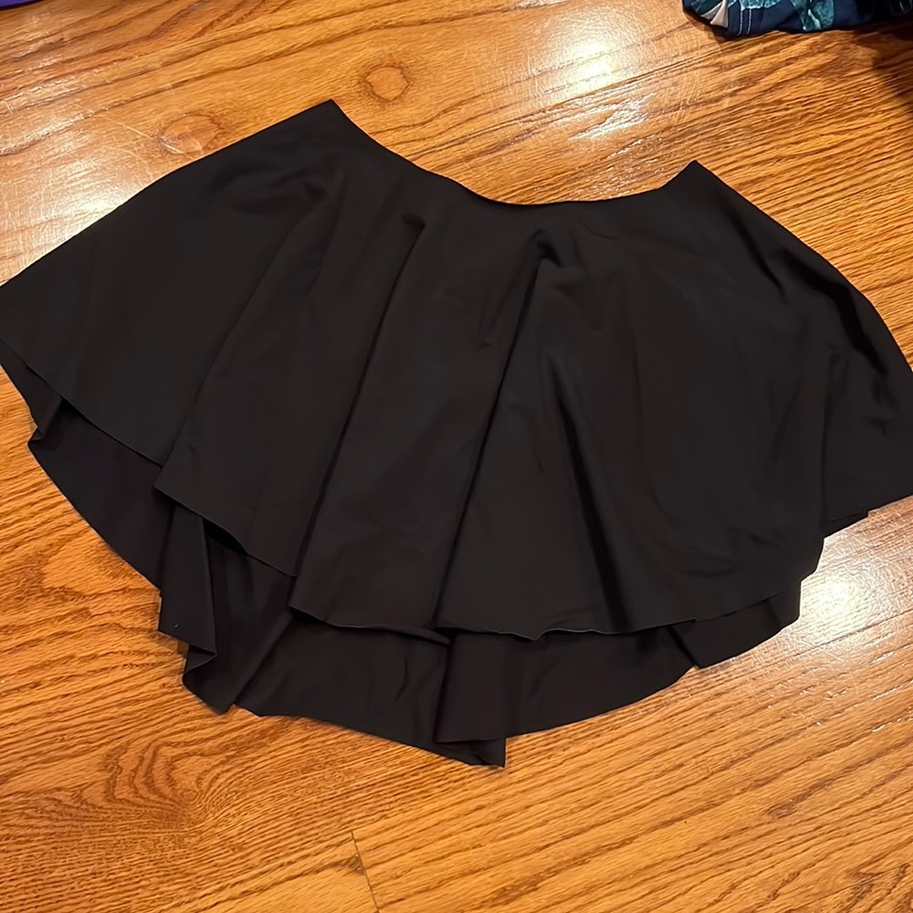 Black pull in skirt